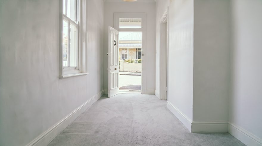 Keyframe 5, left to dry: the empty hall, dry carpet, the kerb empty
